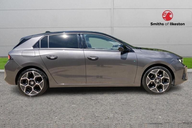 Grey Used 2024 Vauxhall Astra Ultimate Hatchback | £18,195 (Good price) - Image 1/4