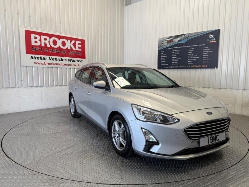 Silver Used 2019 Ford Focus Zetec Estate | £8,490 (Fair price) - Image 1/2