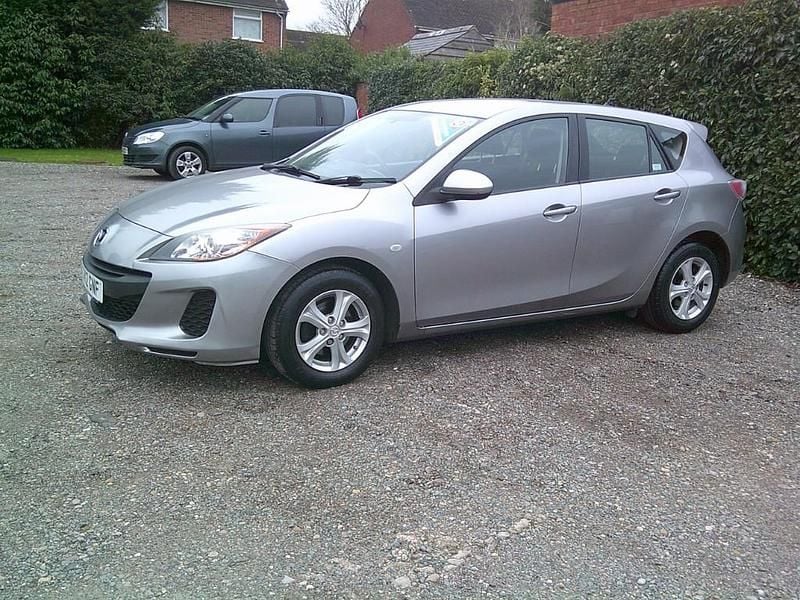 Begagnad Mazda 3 2012 Silver Halvkombi