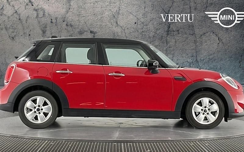 Used Mini Cooper Classic 136 HP (100 kW) 2022 Red Hatchback