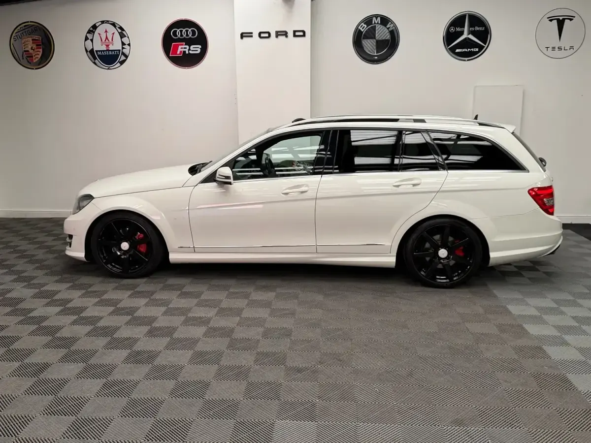 Begagnad Mercedes C250 2012 Vit Kombi