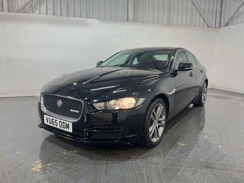 Used Jaguar XE Prestige 240 HP (176 kW) 2015 Black Sedan
