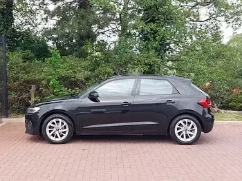 Begagnad Audi A1 Sport 95 HK (69 kW) 2021 Svart SUV