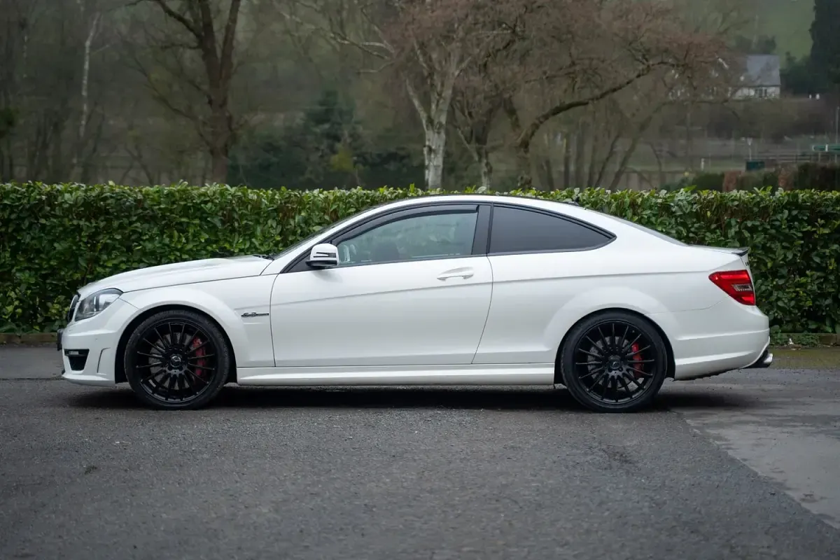 Used Mercedes C63 AMG AMG Edition 1 487 HP (358 kW) 2012 White Coupe