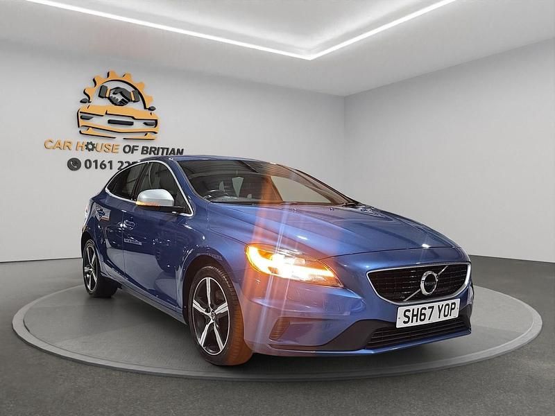 Begagnad Volvo V40 R-Design 122 HK (89 kW) 2017 Blå Halvkombi