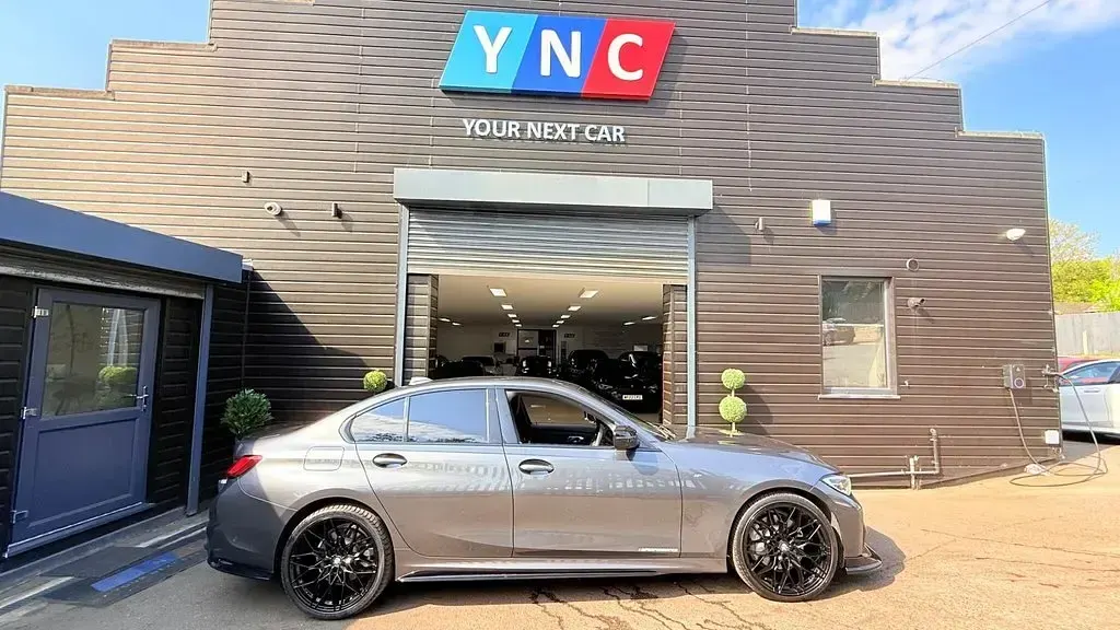 Begagnad BMW 330e M Sport 292 HK (214 kW) 2020 Grå Sedan