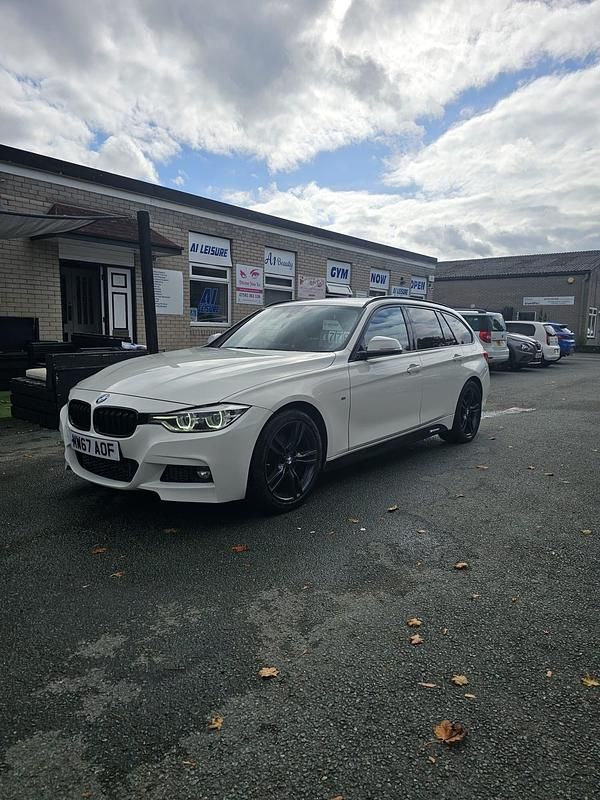 White Used 2018 BMW 318 M Sport Estate | £7,275 (Good price) - Image 1/3