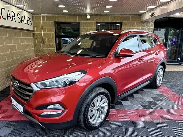 Used Hyundai Tucson SE 116 HP (85 kW) 2016 Red SUV
