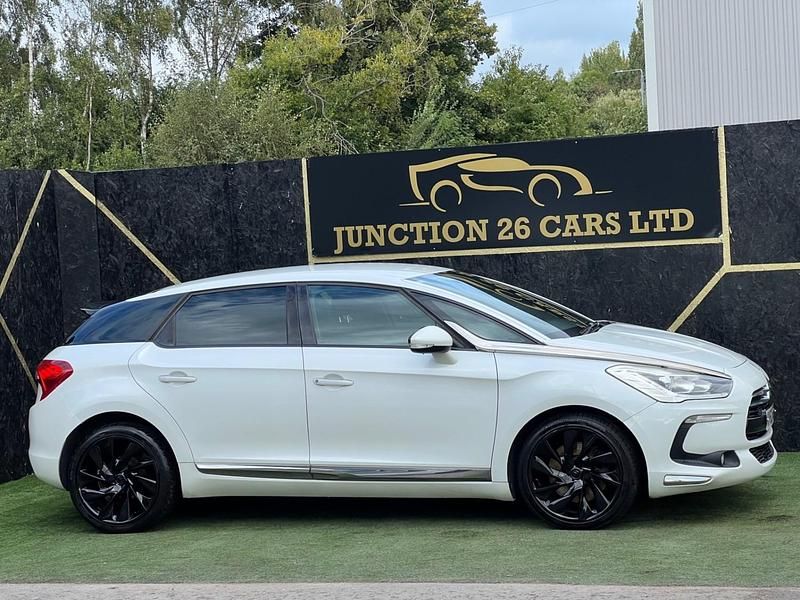 Used Citroën DS5 2012 White Hatchback