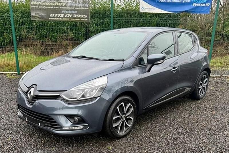Used Renault Clio V Play 90 HP (66 kW) 2025 Hatchback