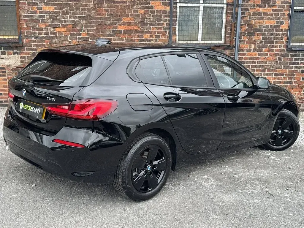 Used BMW 118 Comfort Edition 2022 Black Hatchback