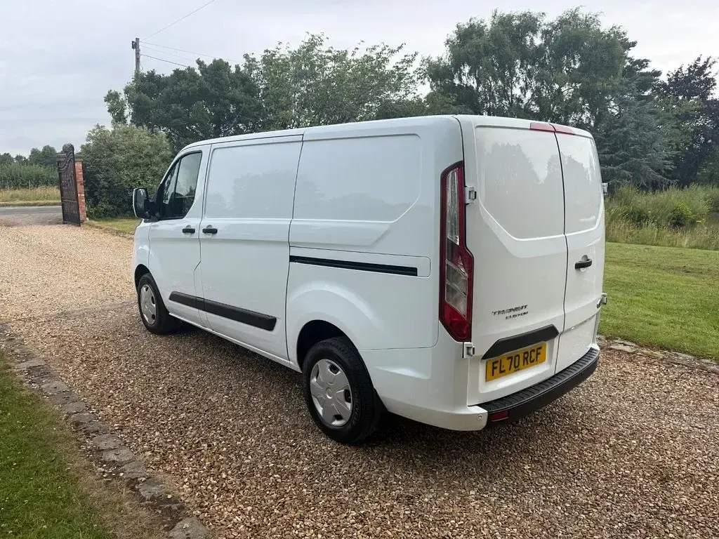 Used Ford Transit Custom Trend 105 HP (77 kW) 2020 White Van