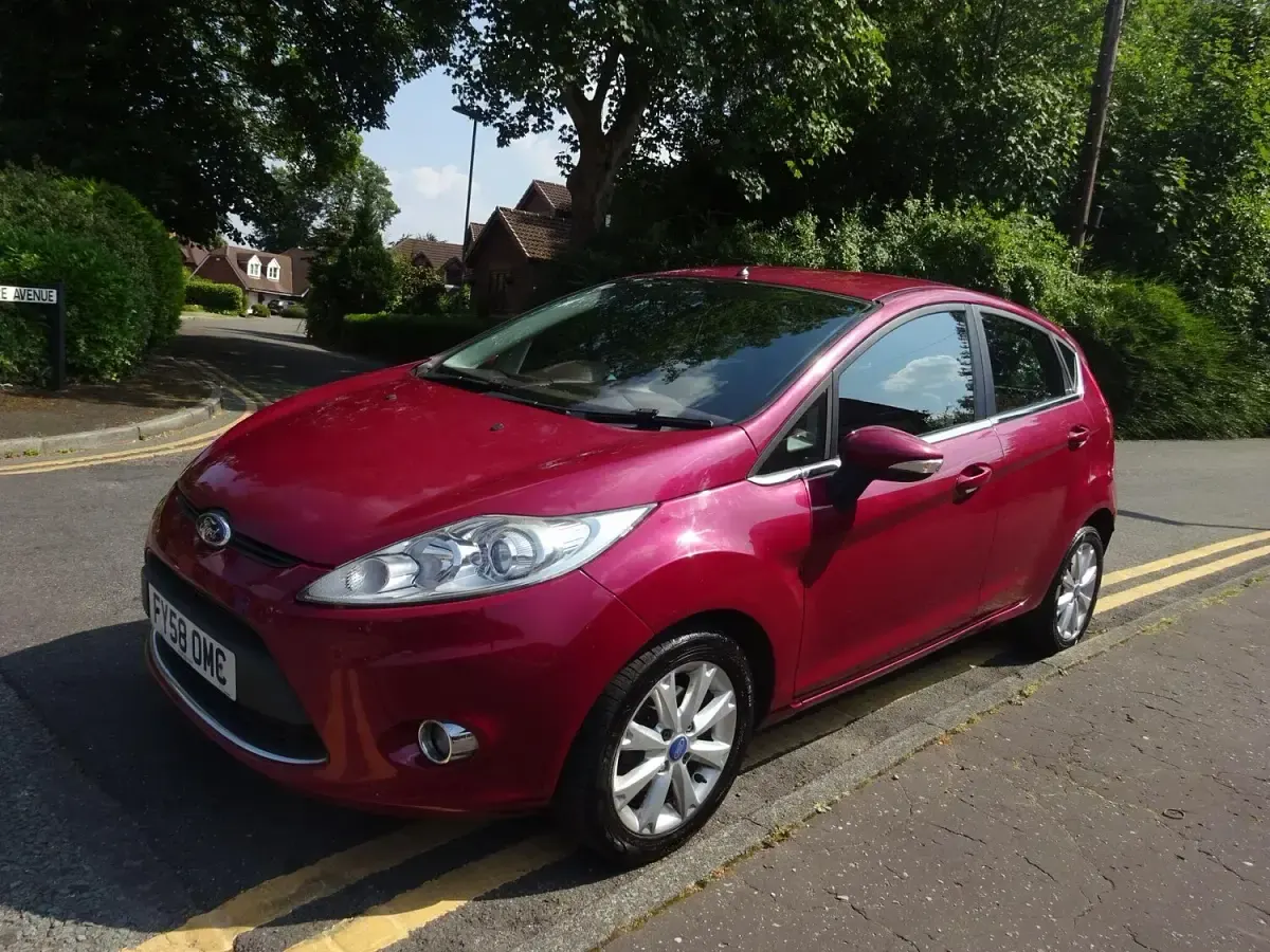 Used Ford Fiesta Zetec 82 HP (60 kW) 2008 Red Hatchback