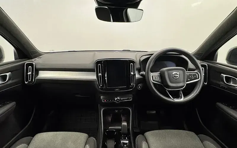 Used Volvo XC40 Plus 163 HP (119 kW) 2023 Grey SUV