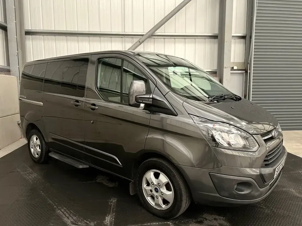 Used Ford Tourneo Custom Titanium 130 HP (95 kW) 2017 Grey Van
