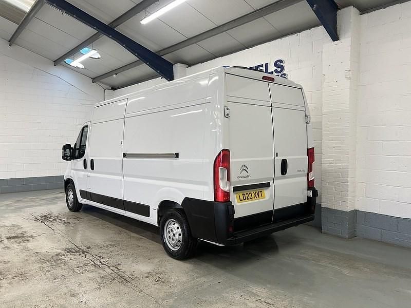 Usado Citroën Relay 140 HP (102 kW) 2023 Branco Van