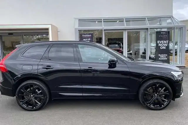 Used Volvo XC60 Plus 350 HP (257 kW) 2024 Black  SUV