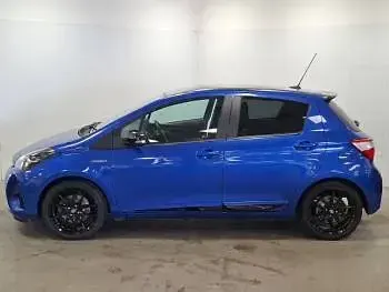 Used Toyota Yaris Sport 100 HP (73 kW) 2020 Blue Hatchback