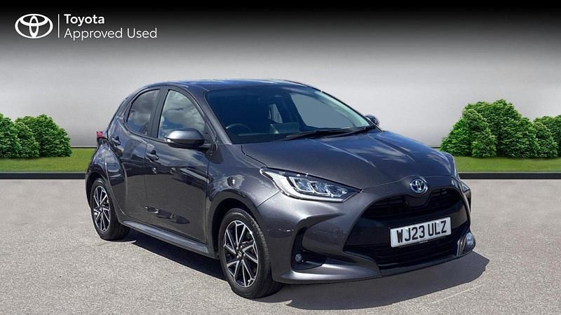 Decuma grey Used 2023 Toyota Yaris Hybrid Design | £17,747 (Super price) - Image 1/1