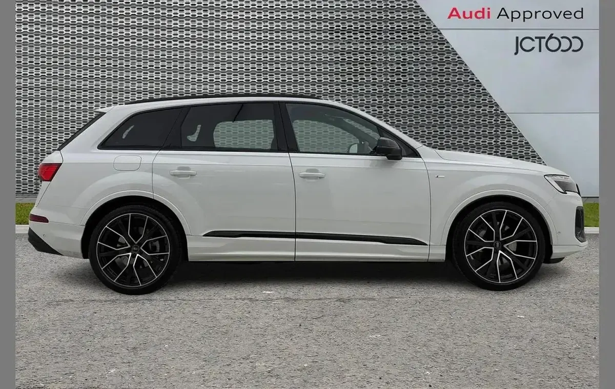 Used Audi Q7 Black Edition 281 HP (206 kW) 2026 White SUV