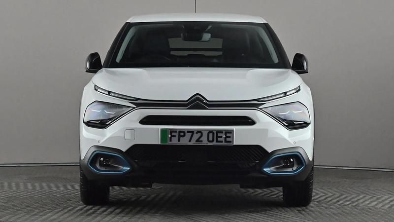 Used Citroën e-C4 Shine 100 kW (136 HP) 2022 White Hatchback