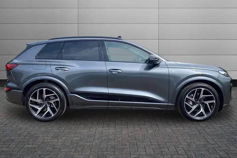New Audi Q6 e-tron Black Edition 314 kW (428 HP) 2026 Grey SUV