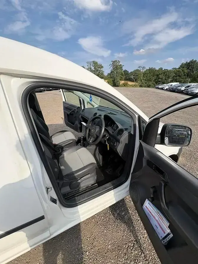 Used VW Caddy Startline 75 HP (55 kW) 2013 White MPV