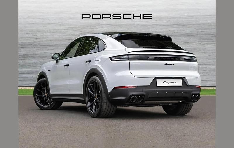 Used Porsche Cayenne 464 HP (341 kW) 2025 White SUV