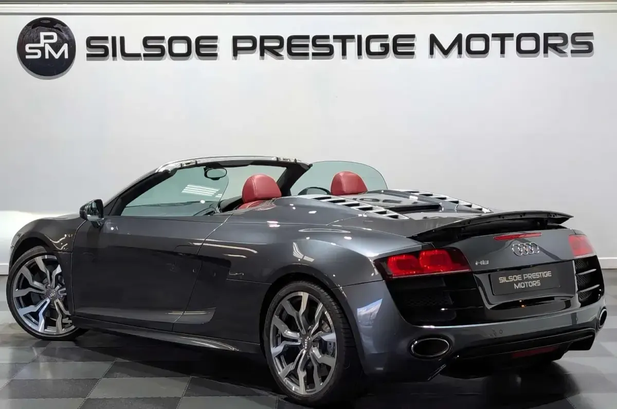 Begagnad Audi R8 Coupé Comfort 2011 Grå Sportkupé