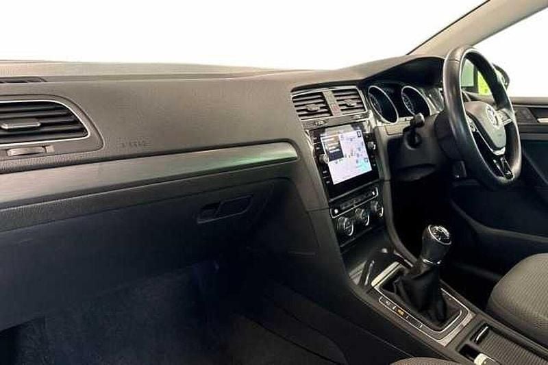 Used VW Golf VIII Edition 130 HP (95 kW) 2020 White Hatchback