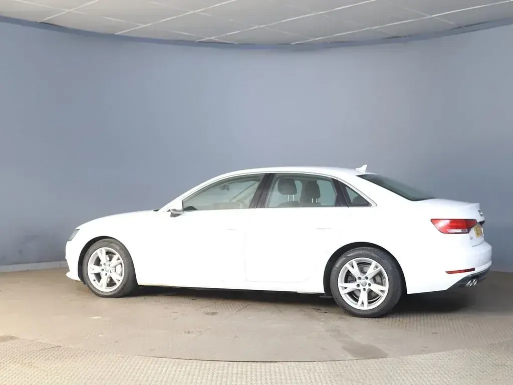 Used Audi A4 Sport 190 HP (139 kW) 2017 White Sedan