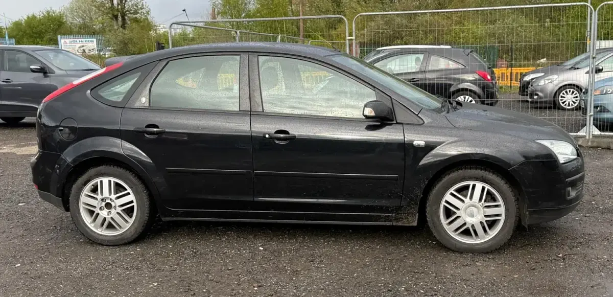 Usado Ford Focus Ghia 2006 Negro Utilitario