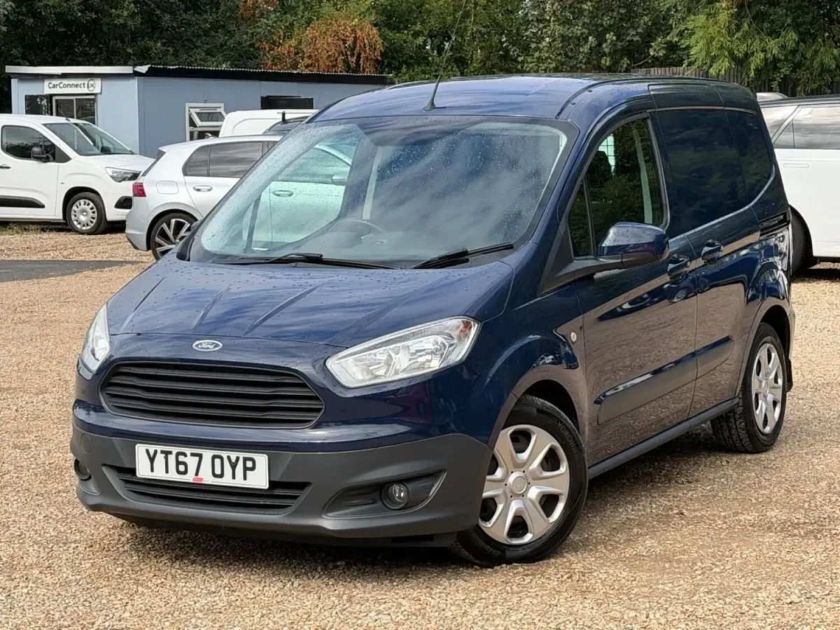 Used Ford Transit Courier Trend 100 HP (73 kW) 2017 Blue Van