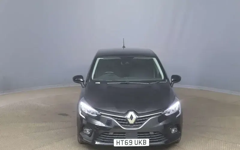 Used Renault Clio Iconic 86 HP (63 kW) 2020 Black Hatchback