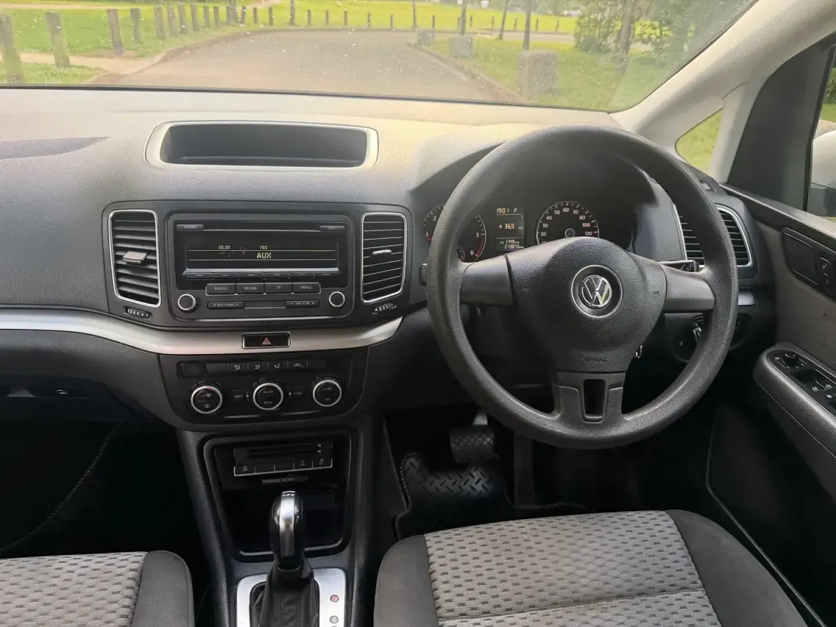 Begagnad VW Sharan S 2013 Silver Minibuss