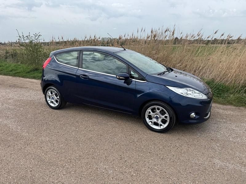 Used Ford Fiesta Zetec 82 HP (60 kW) 2012 Blue Hatchback