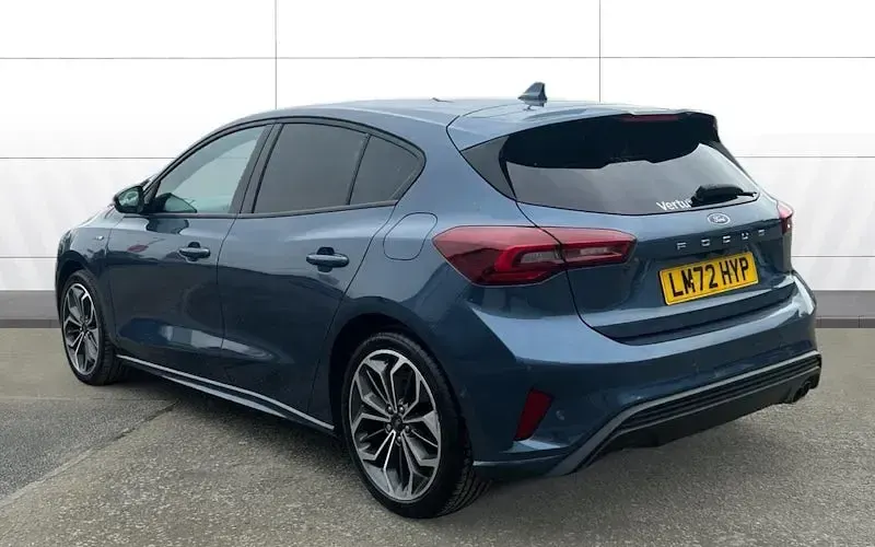 Used Ford Focus ST-Line 155 HP (114 kW) 2022 Blue Hatchback