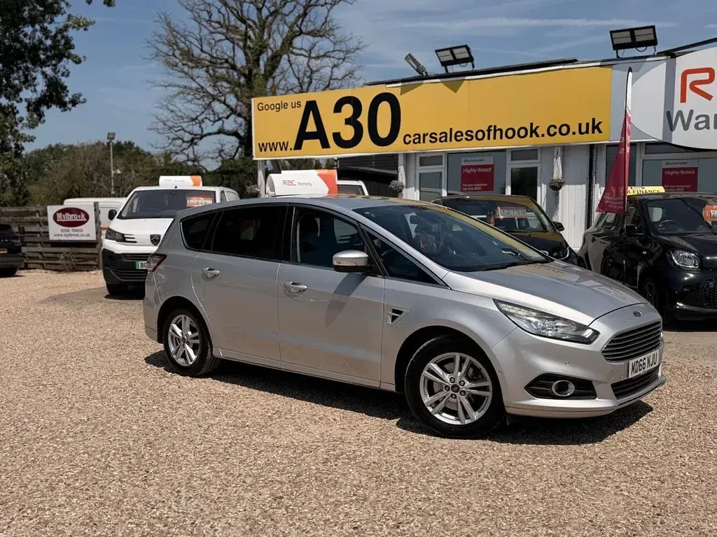 Used Ford S-MAX Titanium 150 HP (110 kW) 2017 Silver MPV