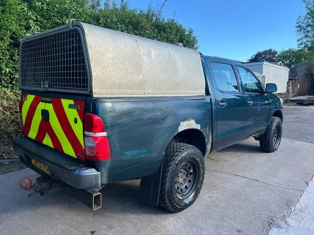 Usado Toyota HiLux 144 HP (105 kW) 2013 Verde Pickup