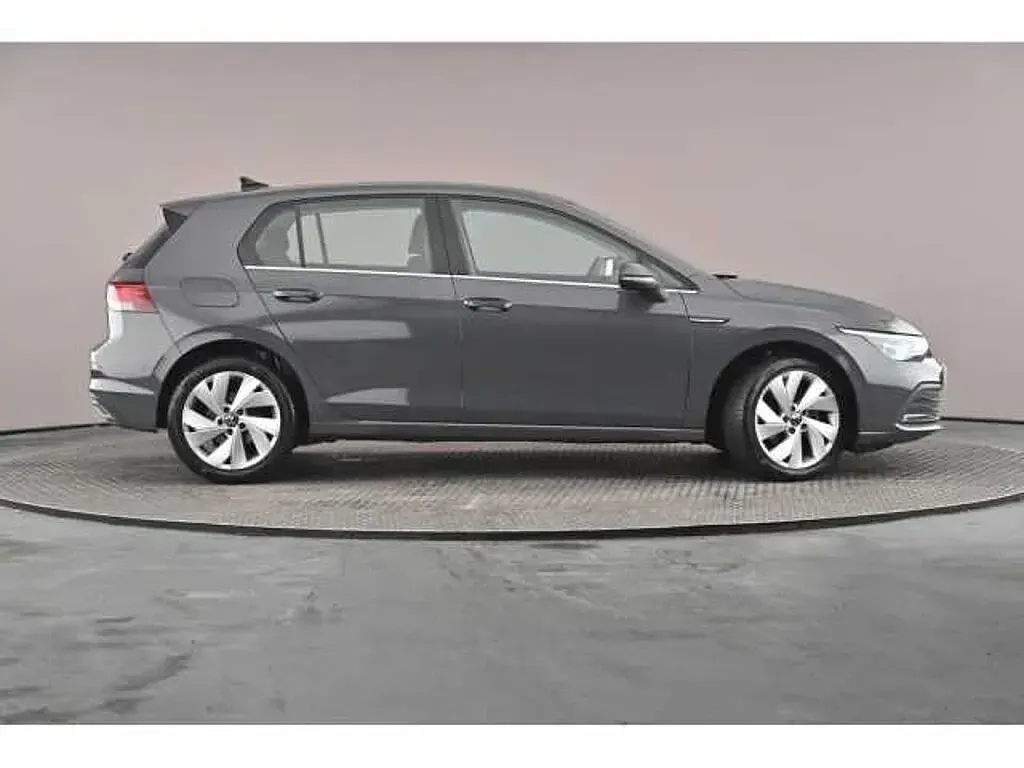 Used VW Golf VIII 130 HP (95 kW) 2022