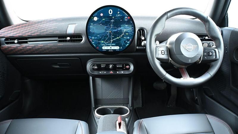 Begagnad Mini Cooper Hatch 113 kW (154 HK) 2025 Grön Halvkombi