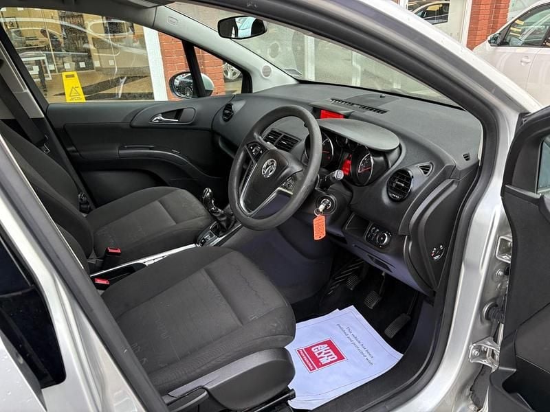 Used Vauxhall Meriva 2012 Sovereign silver MPV