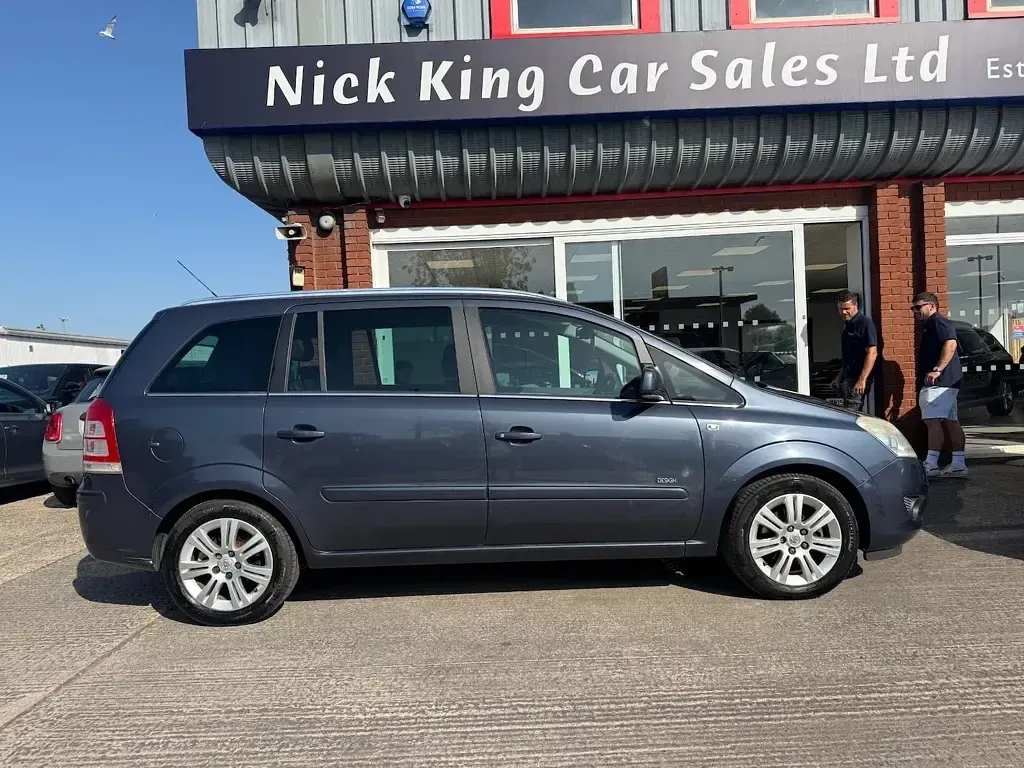Used Vauxhall Zafira Design Edition 140 HP (102 kW) 2010 Blue MPV