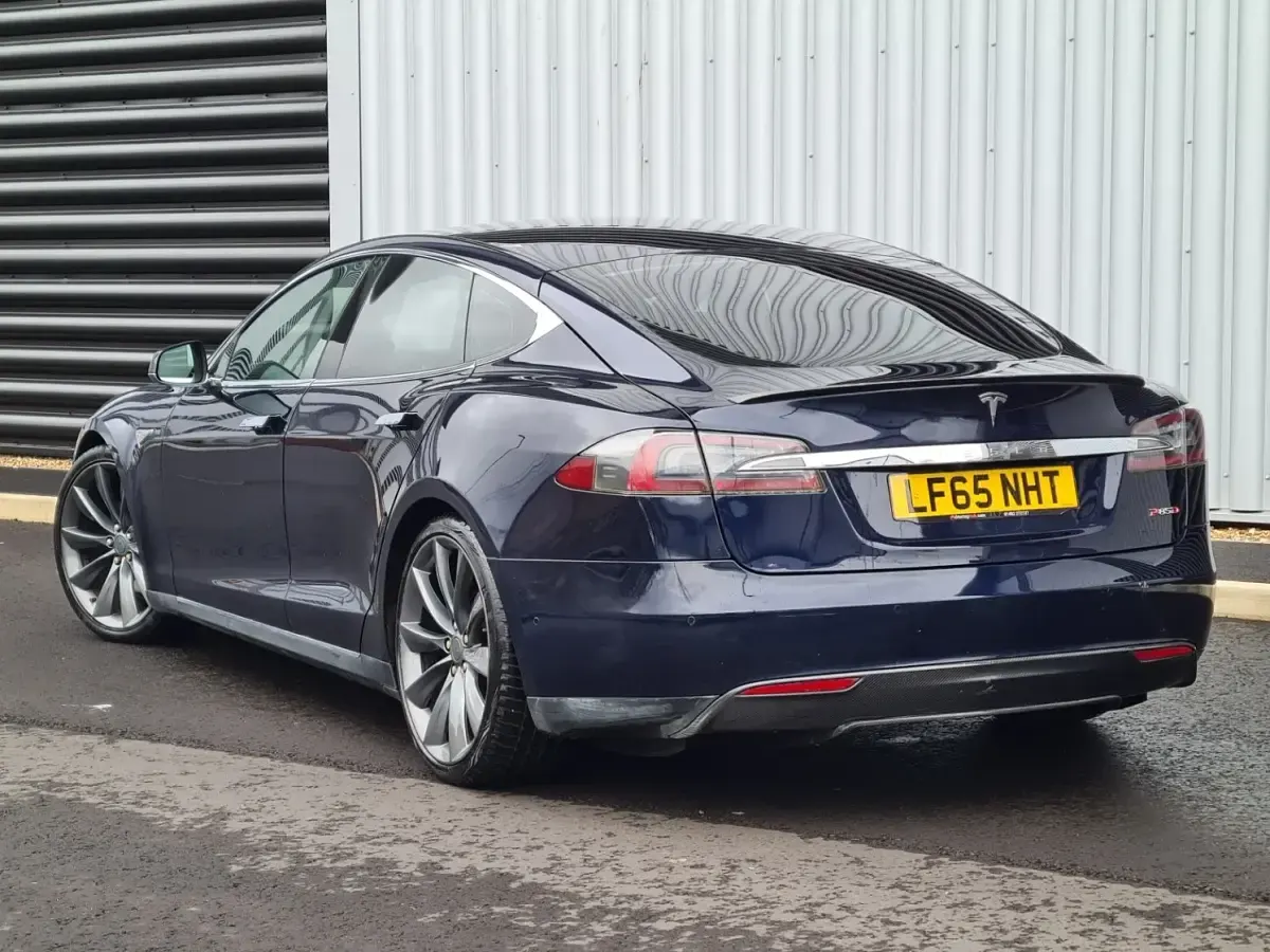 Used Tesla Model S Performance 339 kW (462 HP) 2015 Blue Hatchback