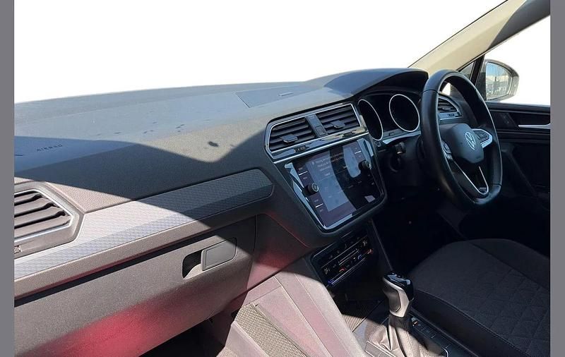 Used VW Tiguan Life 150 HP (110 kW) 2023 Grey SUV
