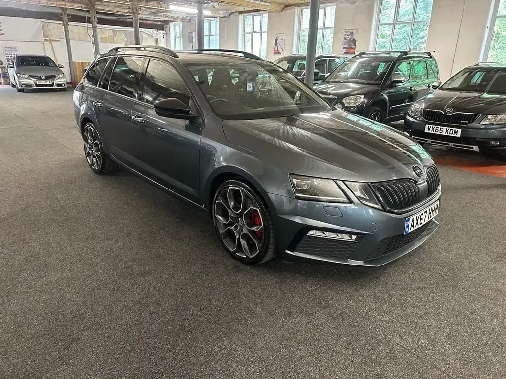 Used Skoda Octavia vRS 230 HP (169 kW) 2017 Grey Estate