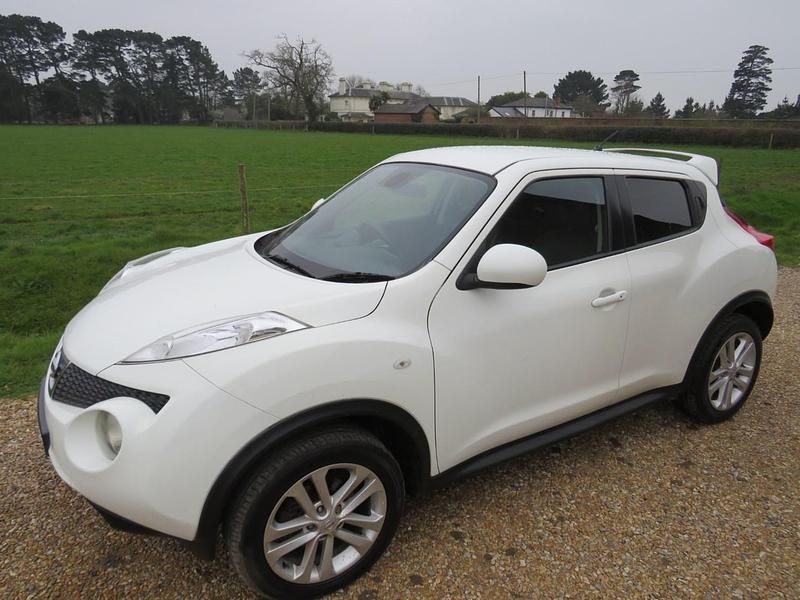White Used 2011 Nissan Juke Tekna SUV | £3,750 (A bit pricey) - Image 1/4