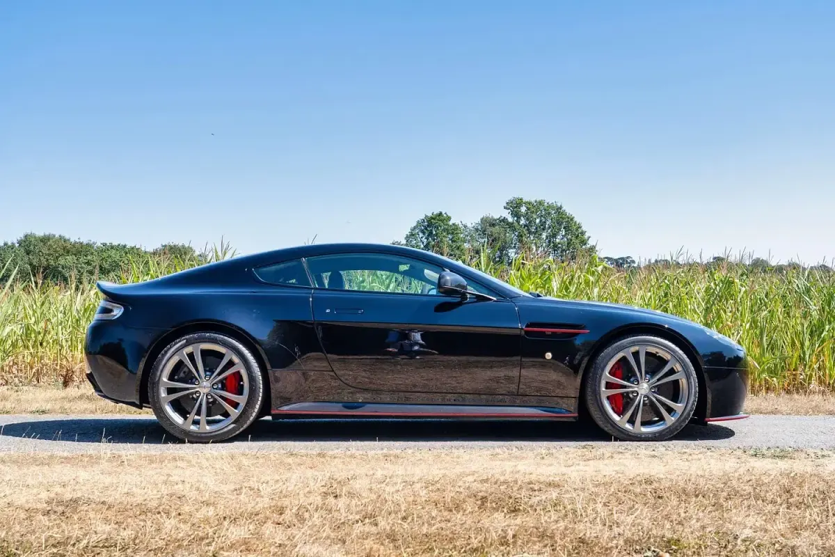 Used Aston Martin Vantage 565 HP (415 kW) 2018 Black Coupe