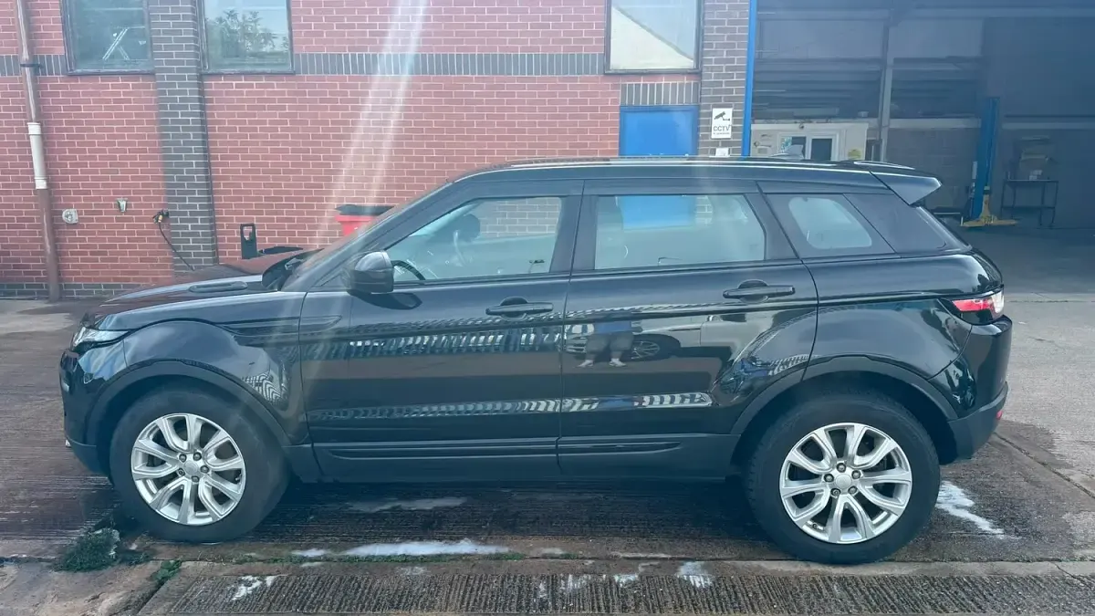 Used Land Rover Range Rover evoque SE 180 HP (132 kW) 2016 Black SUV