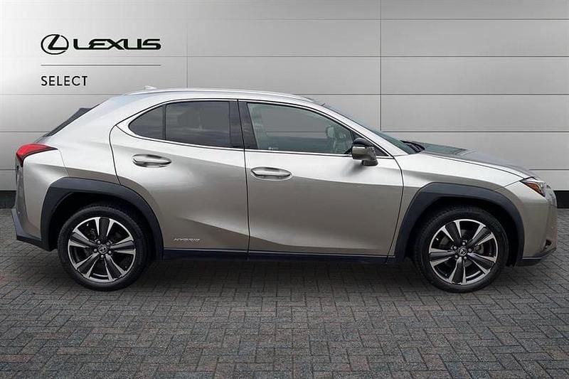 Used Lexus UX 250h 184 HP (135 kW) 2019 Silver SUV